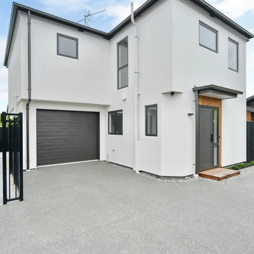 Broadbent Townhouse - Christchurch Holiday Homes