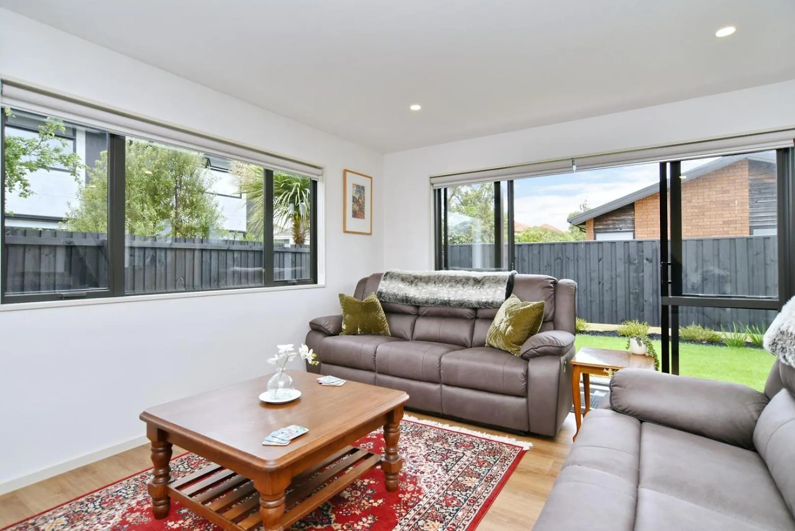 Broadbent Townhouse - Christchurch Holiday Homes